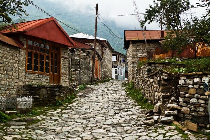 Azərbaycanda gəzməli yerlər