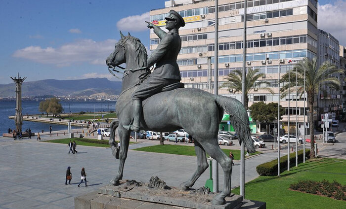 İzmirdə gəzməli yerlər